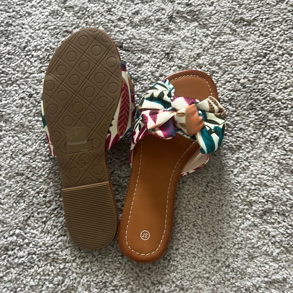 Brand new never worn sandals